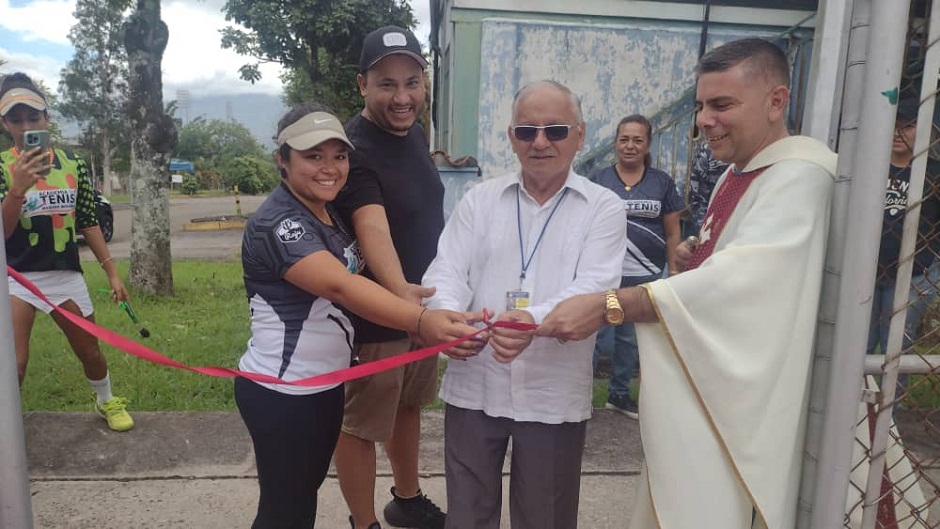 Inauguraciòn cancha Tenis