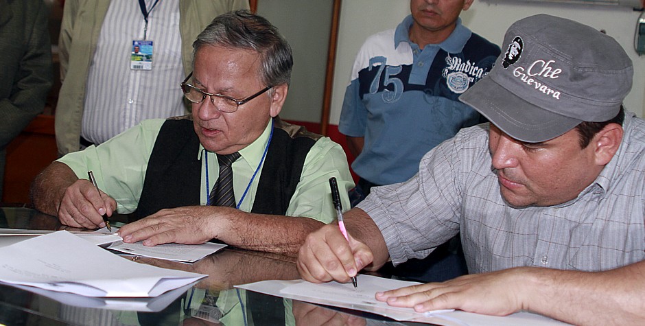 firma convenio ayacucho