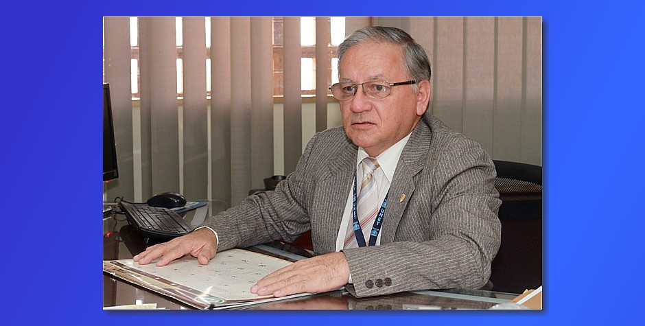 rector raul casanova 11